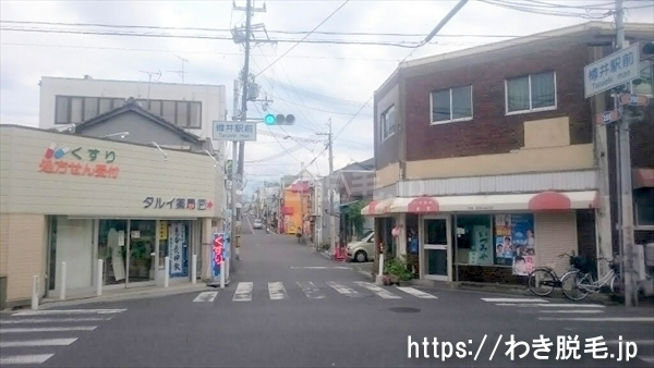 樽井駅前交差点を左へ曲がります