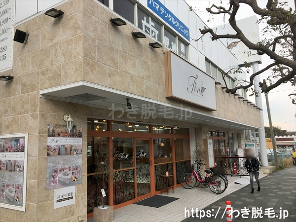 美容室があり、２階にディオーネ横浜港南台店があります