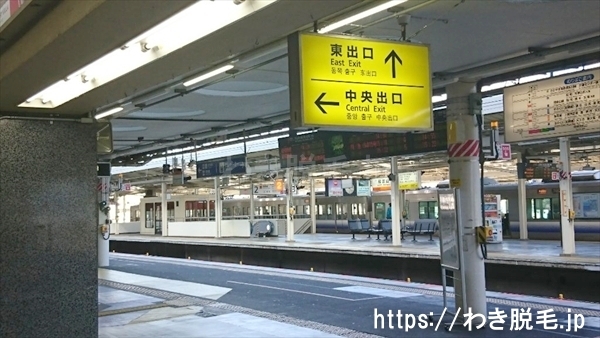 JR和歌山駅中央改札口を出て