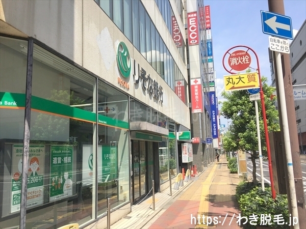 りそな堺東ビルの６階にＴＢＣ堺東駅前店があります。